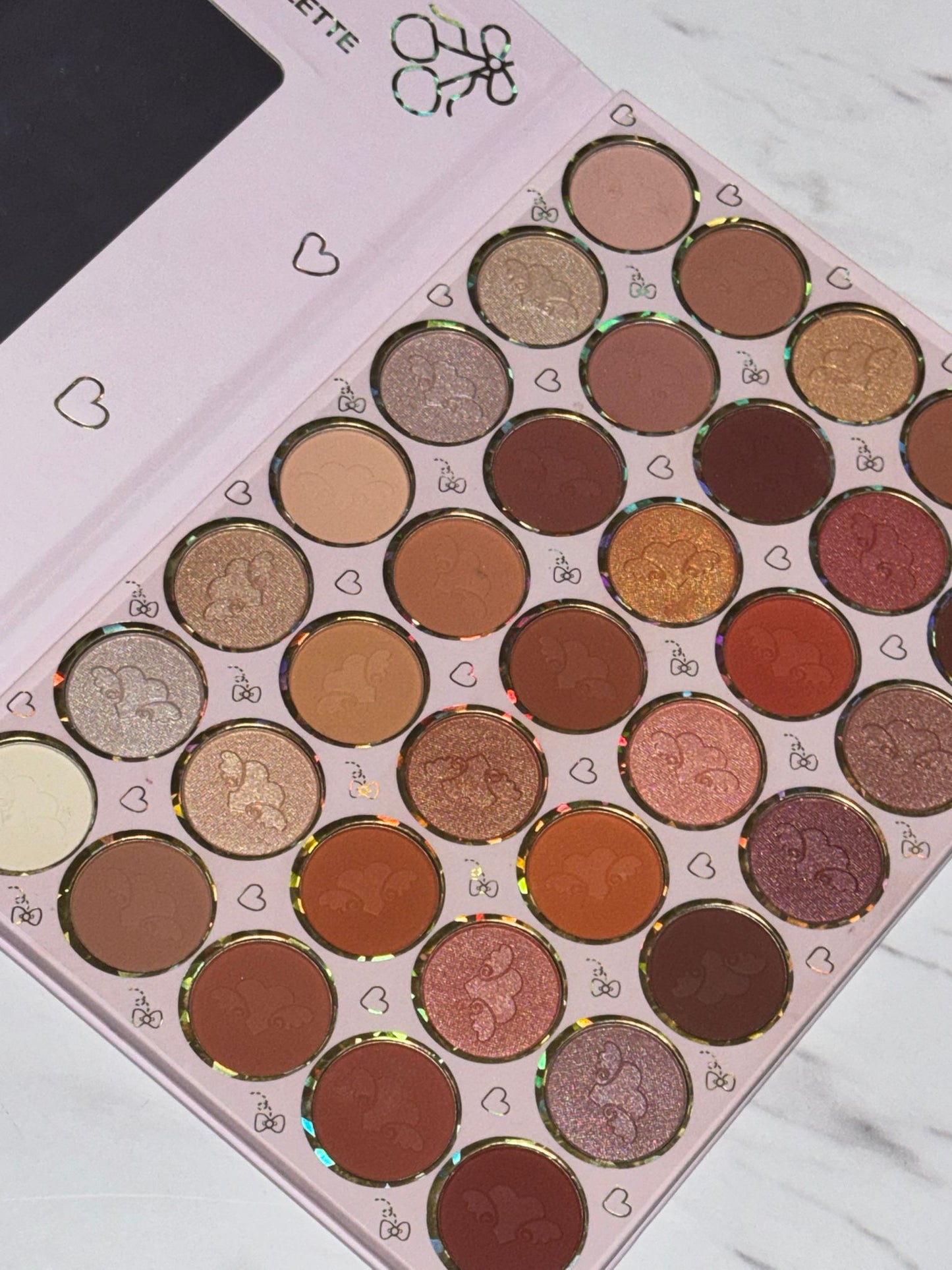 35 colors eyeshadow palette  Melody Kuromi