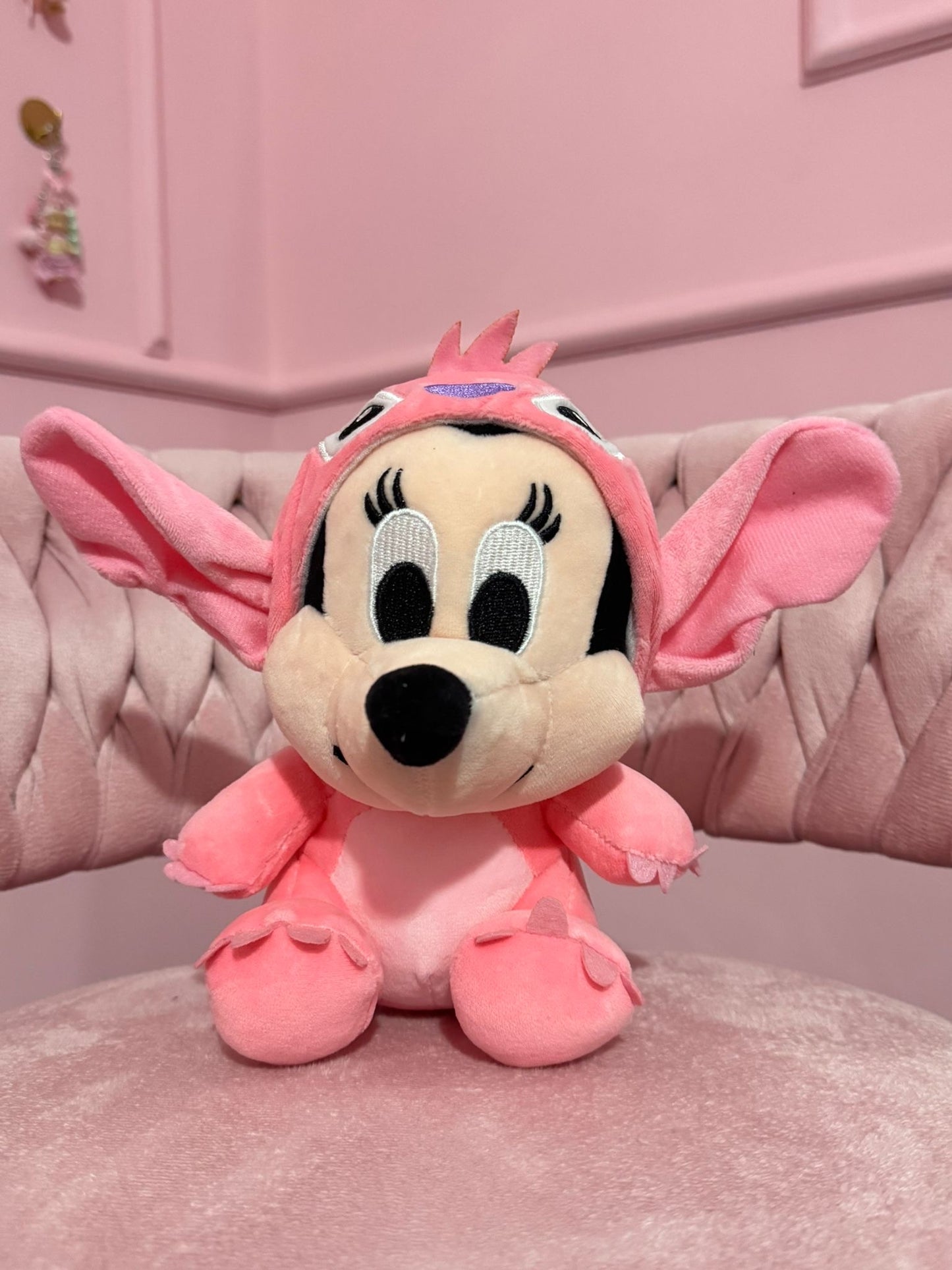 Peluche Stitch X Topolino
Peluche Stitch Angel X Minnie 25cm